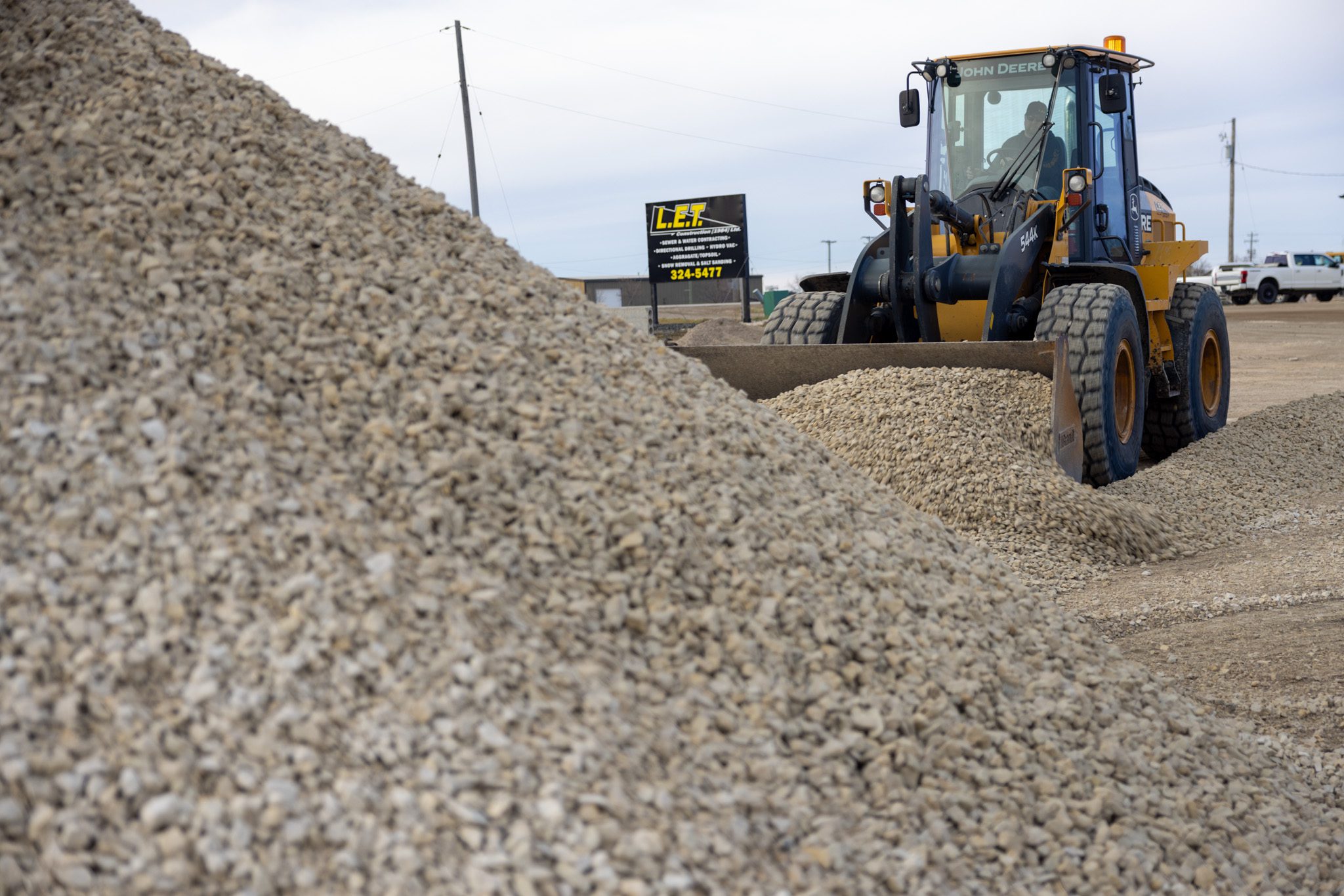 L.E.T. Construction material delivery
